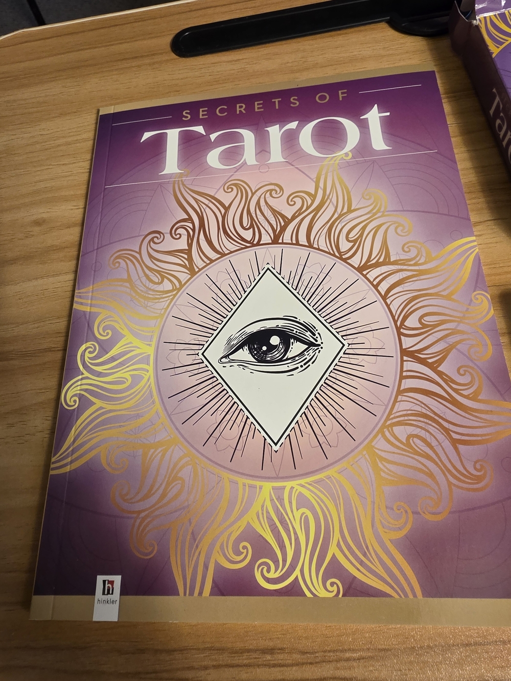 Secrets of Tarot- Tarot Card Deck - Guidebook And Cards *No Collector Box*